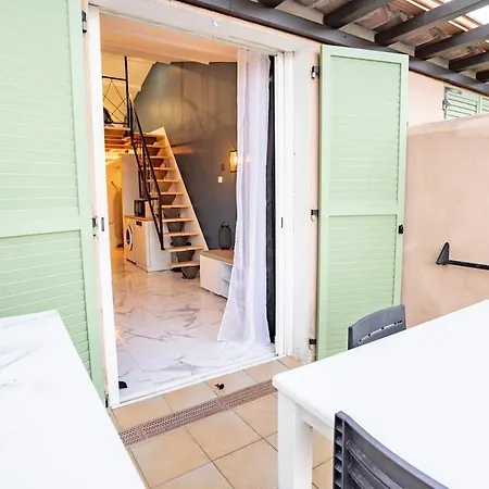 Small Paradise Sea View Apartment *