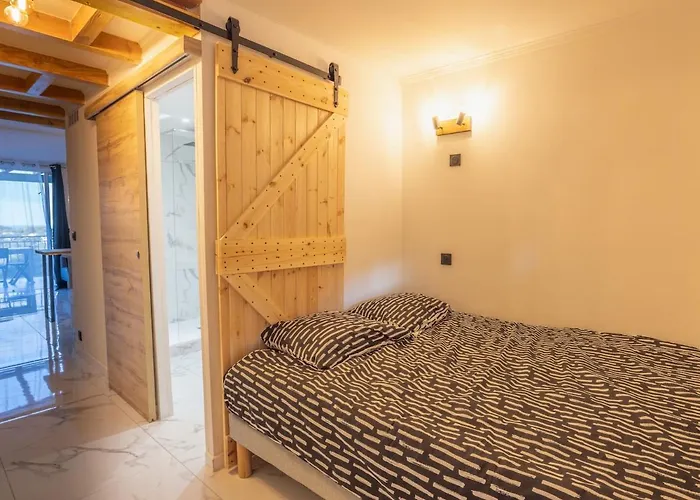 Small Paradise Sea View Apartment *