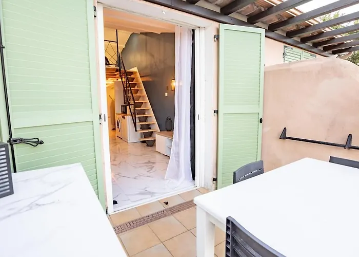 Small Paradise Sea View Apartment *